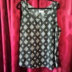 Black and White Patterned Women's Top